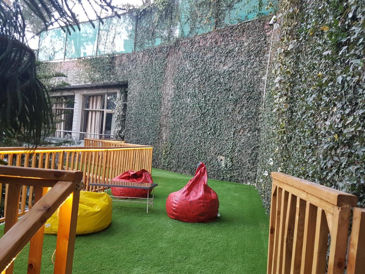 Kasauli Castle Resort Exterior photo