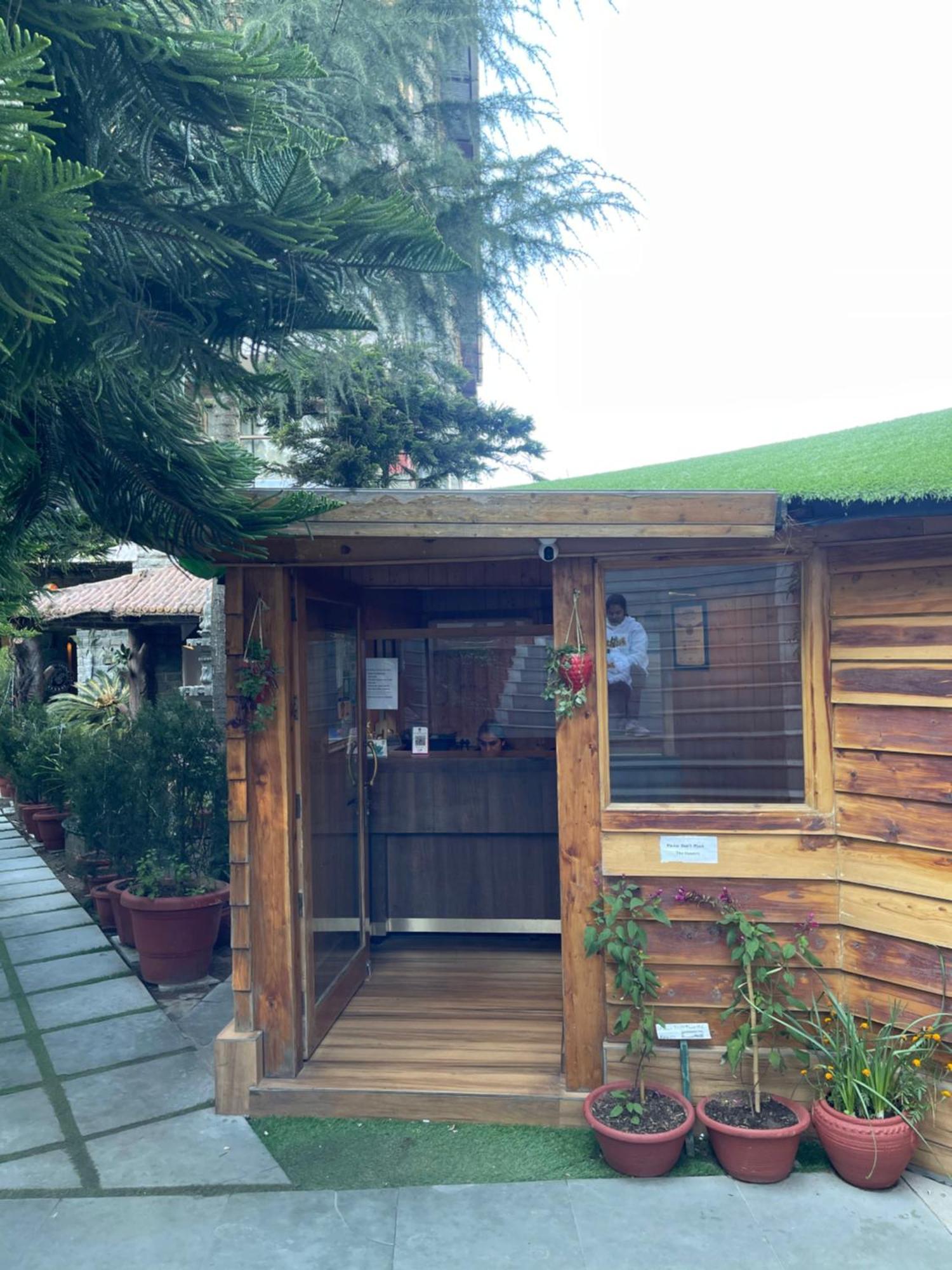Kasauli Castle Resort Exterior photo