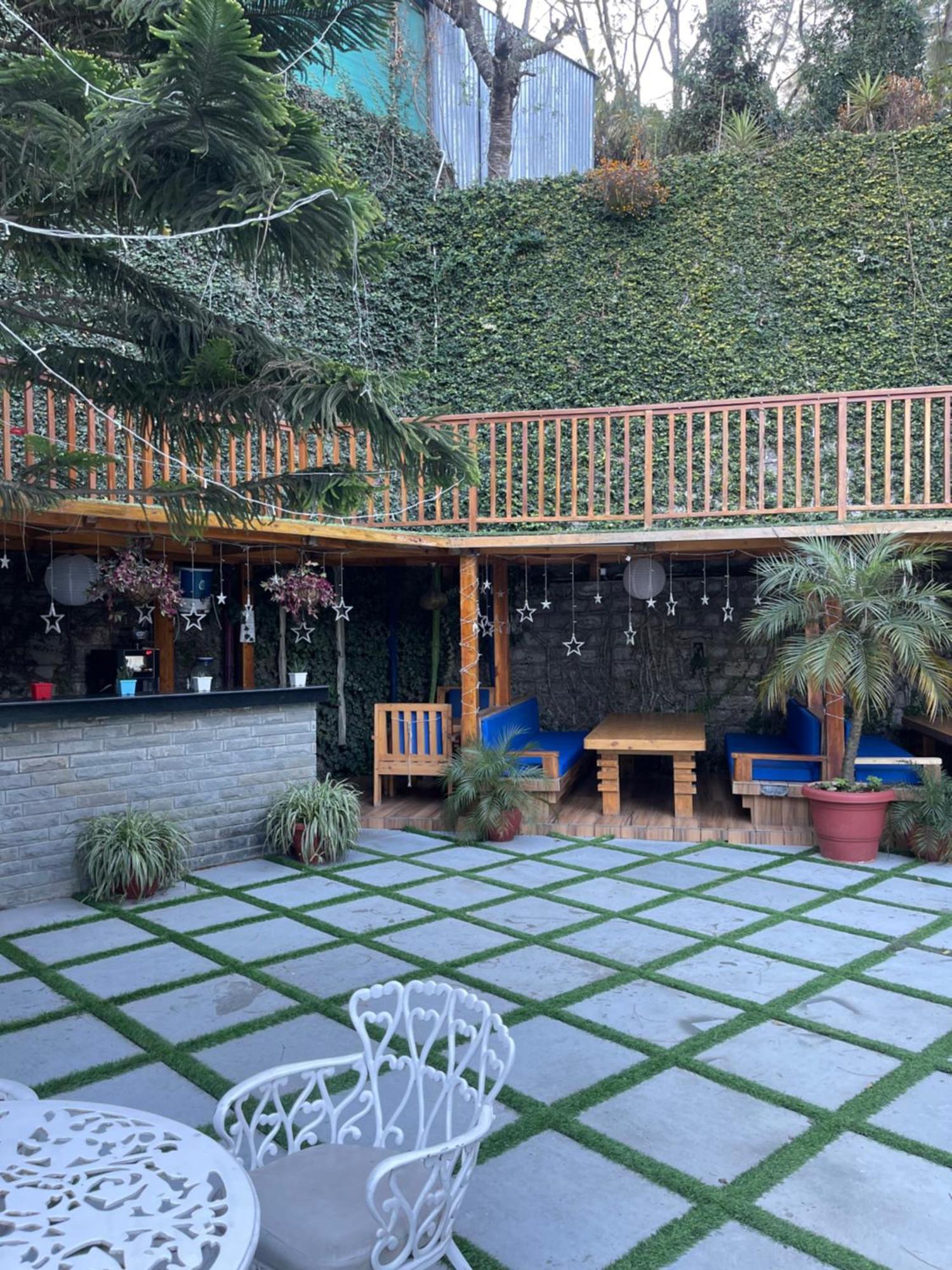 Kasauli Castle Resort Exterior photo